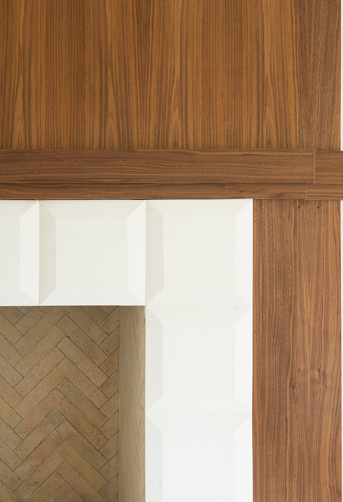 3216-Colgate-Mantle-walnut