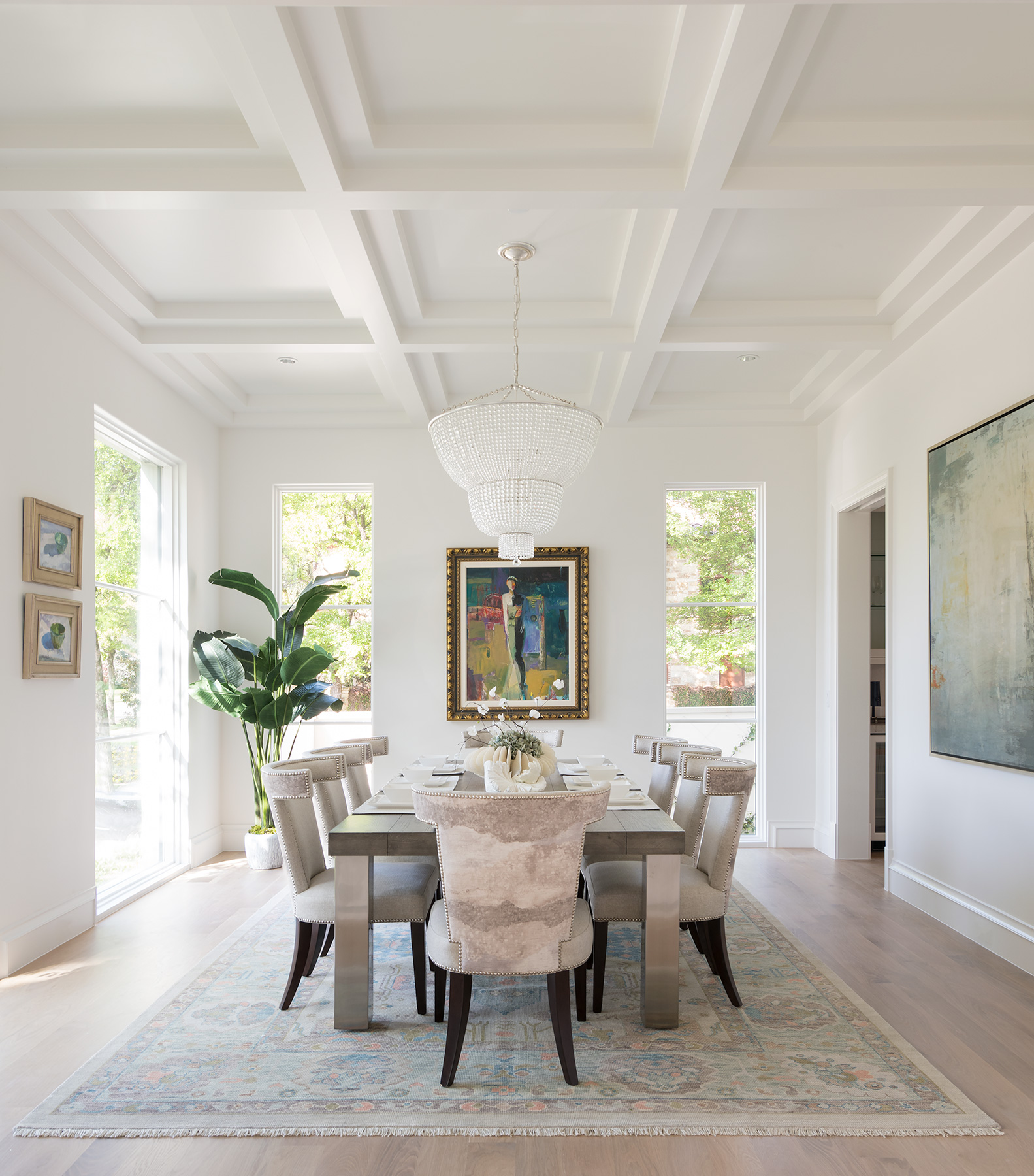 Dining-with-ceiling-detail