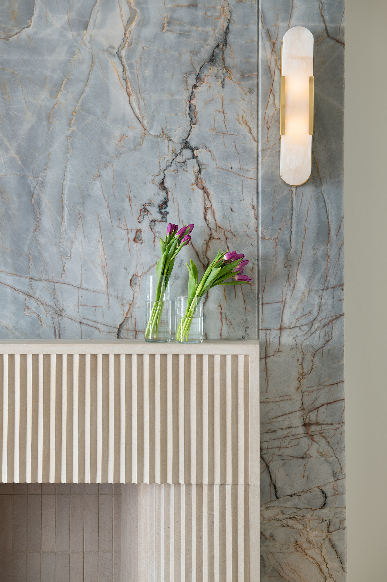 2.-Stone-fireplace-closeup